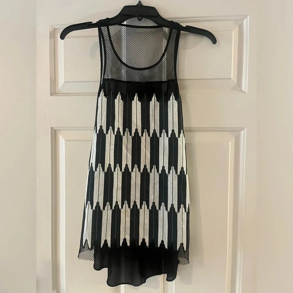 Sachin & Babi Black and White tank top-Size 2 - Picture 1 of 6